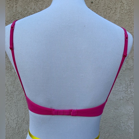 NWT Pink Victoria’s Secret Fuchsia Pink Bra - Picture 3 of 8